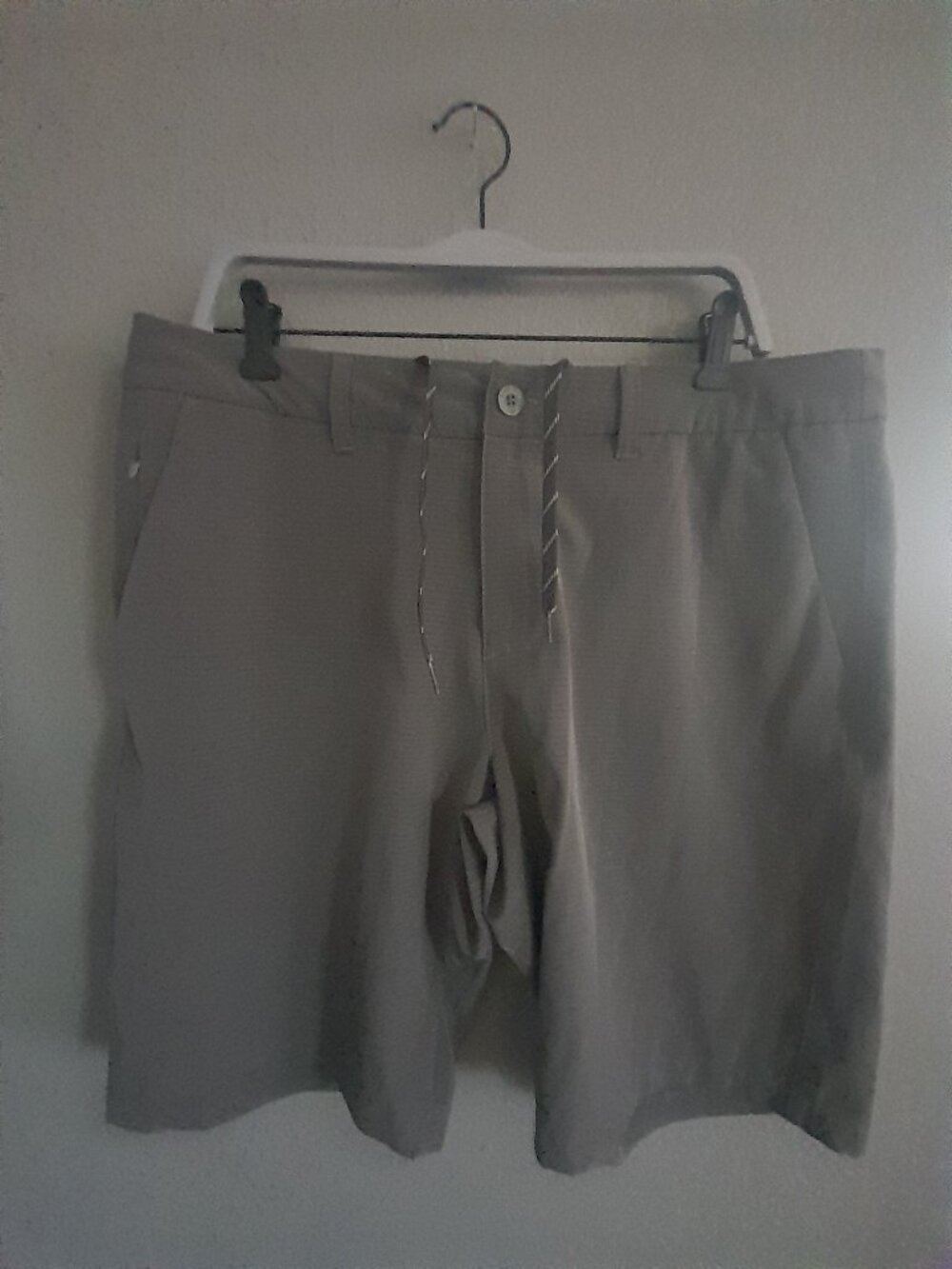 HANG TEN MENS GRAY SHORTS SIZE 36